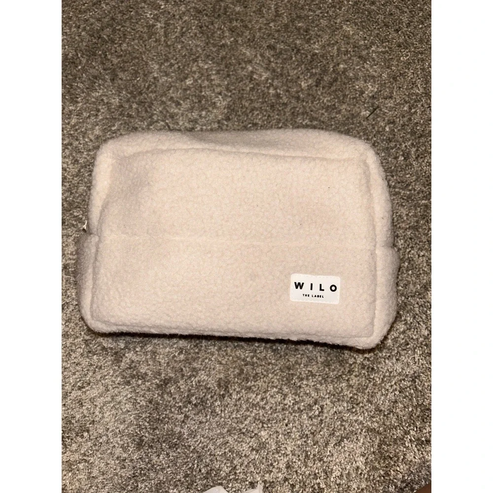 WILO The Label Teddy Sherpa Cosmetic Makeup Toiletry Travel Zip Pouch Cream Bag
